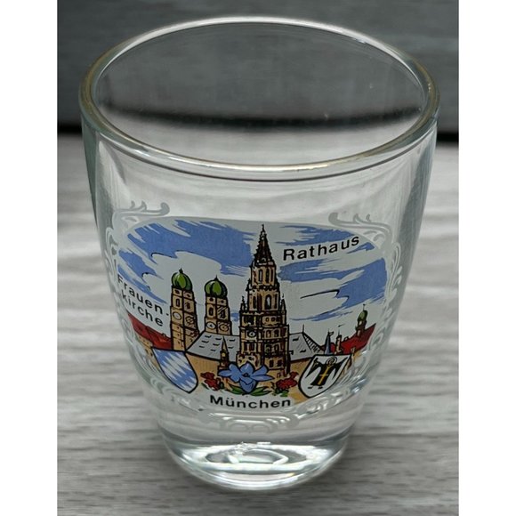 Munchen Germany Shot Glass Vintage Rathaus Frauen Kirche City View - Picture 1 of 7